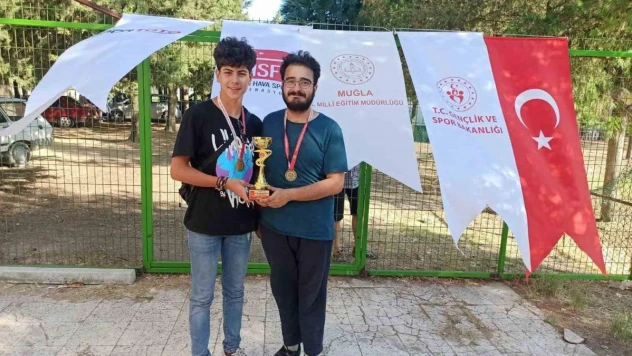 Roket fırlatıp şampiyon oldular