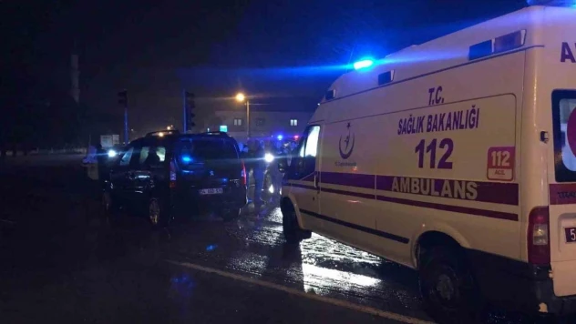 Sakarya'da tır ile hafif ticari araç çarpıştı: 2 yaralı