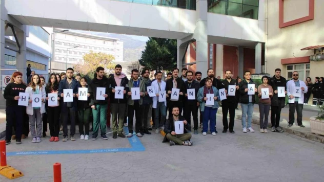 Saldırıya uğrayan doktora, sadece öğrencileri sahip çıktı