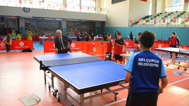 Salihli'de masa tenisi heyecanı başladı