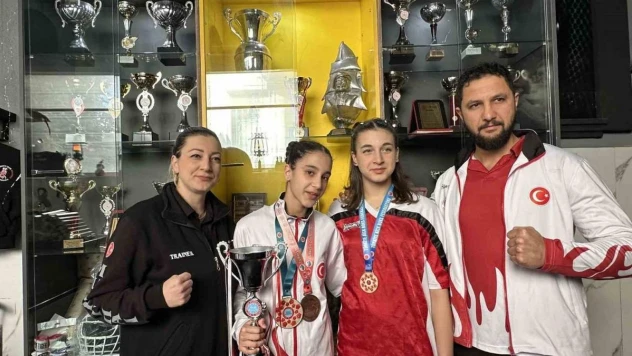 Şampiyon babanın şampiyon kızları Dünya Kupası yolunda