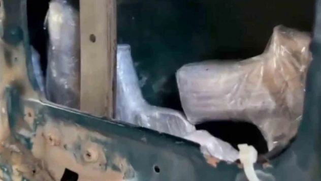 Samsun'da 11'i aracın kapısına zulalanmış 12 ruhsatsız tabanca ele geçirildi