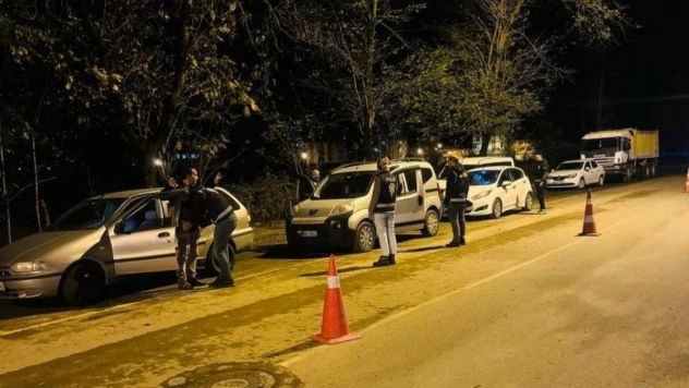 Samsun'da aranan 19 kişi 3 tabancayla yakalandı