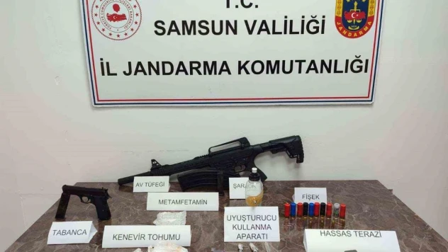 Samsun'da jandarmadan operasyon: Uyuşturucu ve silah ele geçirildi