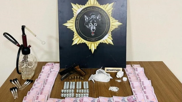 Samsun'da uyuşturucuyla yakalanan 2 kişi gözaltına alındı