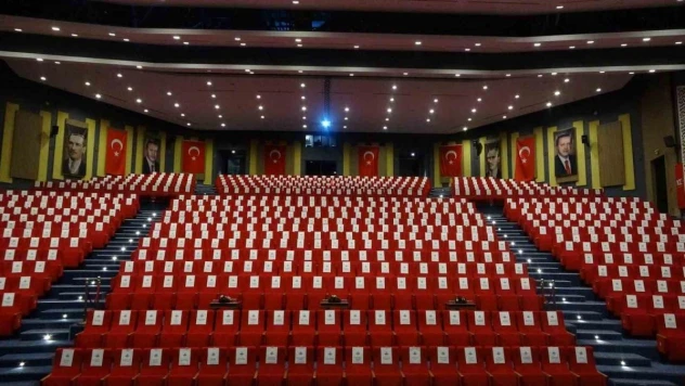 Sancaktepe Recep Tayyip Erdoğan Kongre Merkezi Sancaktepe Sahnesi'nin koltukları Gazze'de katledilen çocuklara ayrıldı