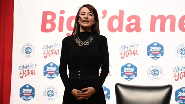 Saniye Bencik Kangal, Biga Kitap Festivali'nde aileler ve çocuklarla buluştu