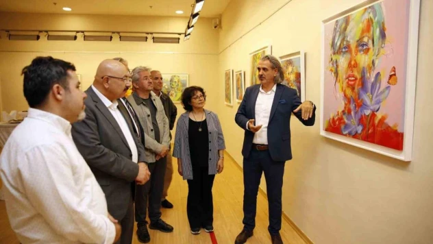 SANKO Sanat Galerisi'nde bakışlar temalı resim sergisi
