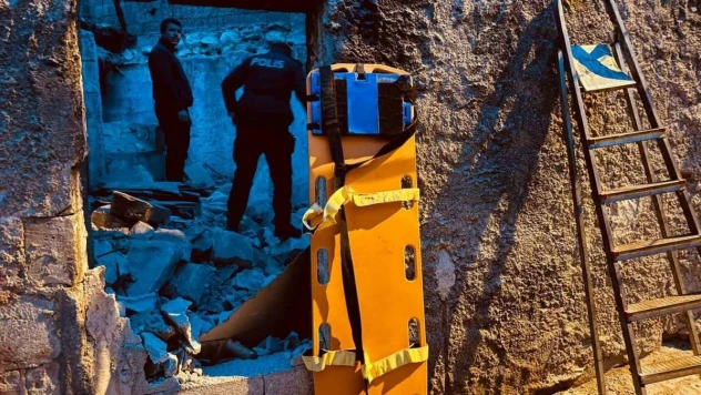 Şanlıurfa'da 2 katlı ev çöktü: 1 kişi enkaz altında kaldı
