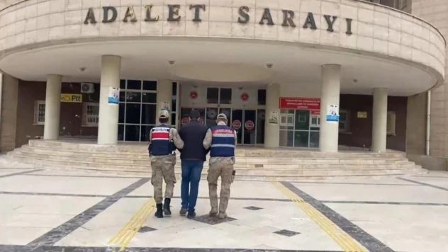Şanlıurfa'da aranan dolandırıcı sahte kimlikle yakalandı