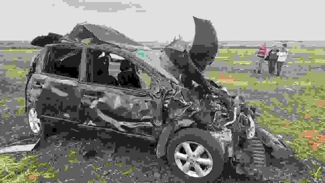 Şanlıurfa'da hafif ticari araç takla attı: 7 yaralı