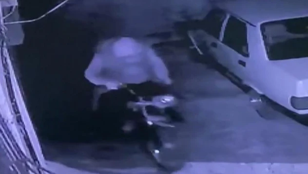 Şanlıurfa'da motosiklet hırsızlığı kamerada