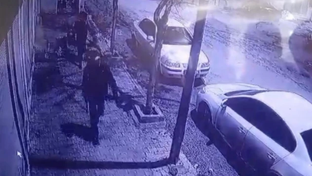 Şanlıurfa'da motosiklet hırsızlığı güvenlik kamerasında