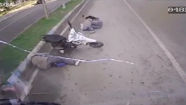 Şanlıurfa'da otobüs motosiklete çarptı: 2 yaralı