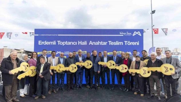 Seçer, Erdemli Toptancı Hali Kompleksinin anahtar teslim törenine katıldı