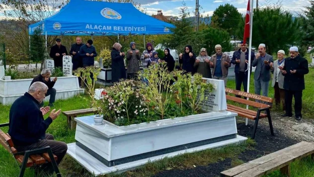 Şehit polis kabri başında anıldı