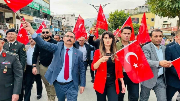 Şemdinli'de Cumhuriyet yürüyüşü