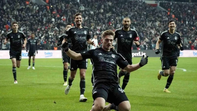 Semih Kılıçsoy gollerine devam ediyor