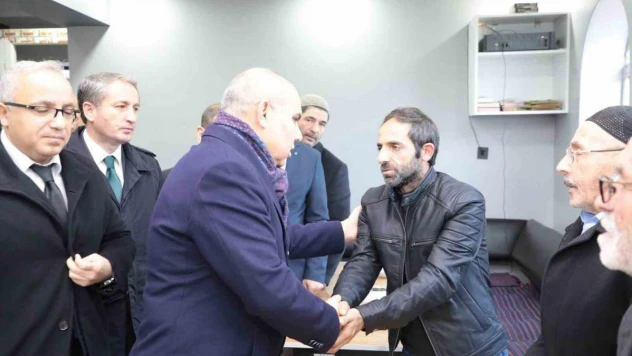 Servis minibüsü ile kamyonet çarpıştı: Lise öğrencisi hayatını kaybetti