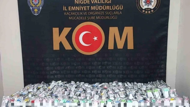 Sigara kaçakçıları polisten kaçamadı