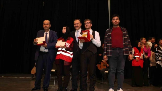 Siirt'te 7. geleneksel engelleri aşta gel ses yarışması düzenlendi