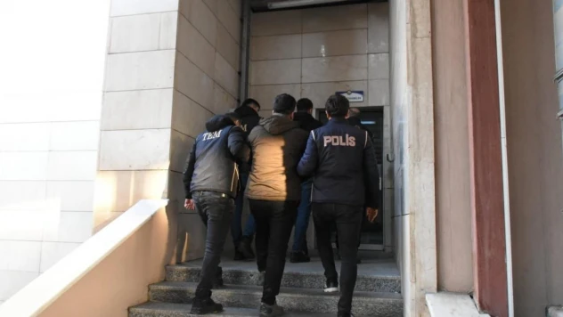 Siirt'te FETÖ operasyonu: 3 gözaltı