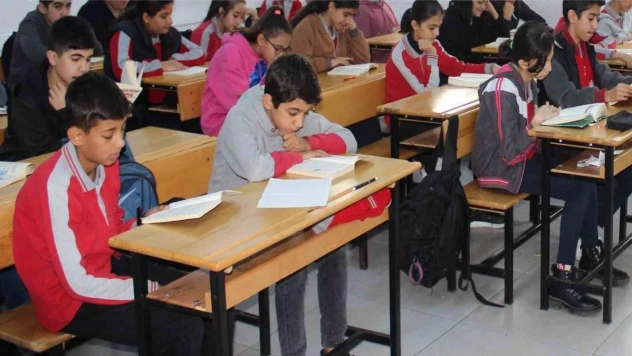 Siirt'te müzik eşliğinde okuma alışkanlığı kazandıran okul