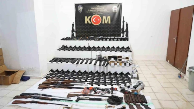 Silah kaçakçılarına 'Kafes' operasyonu: Cephanelik ele geçirildi