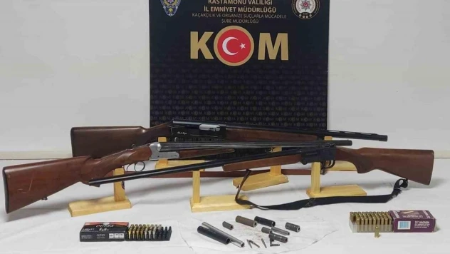 Silah tamir atölyesine yapılan baskında çok sayıda silah ele geçirildi: 2 gözaltı
