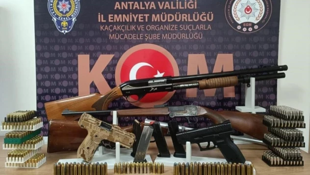 Silah ticareti şüphelisi 3 kişi yakalandı