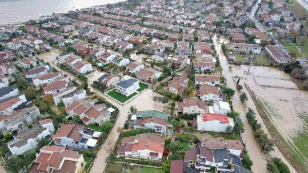 Silivri'de göle dönen sokaklar havadan görüntülendi