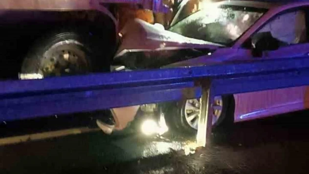 Silopi'de otomobil ile tır çarpıştı: 1'i ağır 6 yaralı
