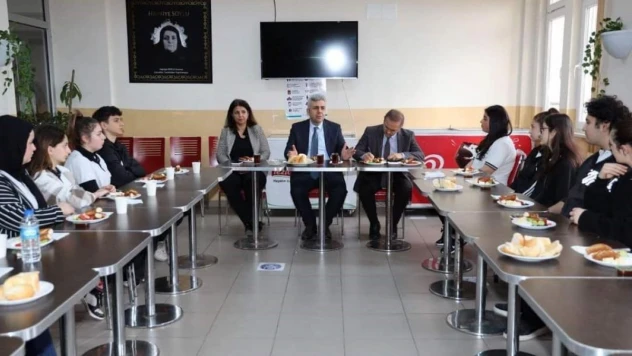 Sınıf başkanları ile 'Kantin Buluşmaları'