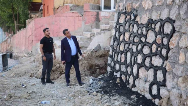 Şırnak Belediyesi'nin kentteki çalışmaları devam ediyor