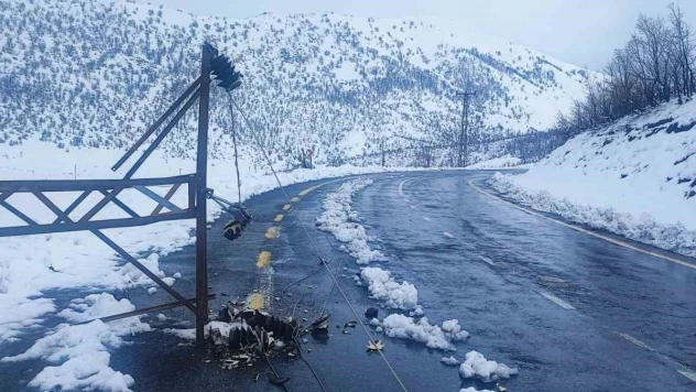 Şırnak'ta olumsuz hava şartlarına rağmen elektrik arızası giderildi