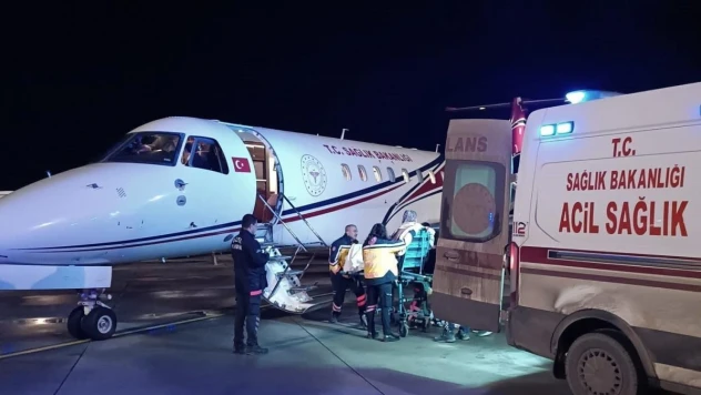 Şırnaklı kadın hasta, ambulans uçakla Ankara'ya sevk edildi