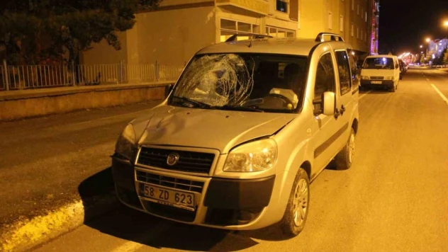 Sivas'ta hafif ticari aracın çarptığı yaya ağır yaralandı