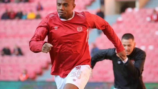 Sivasspor'da Fode Koita kırmızı kart gördü