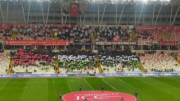 Sivasspor taraftarlarından koreografi