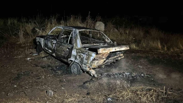 Siverek'te kaza yapan otomobiller alev topuna döndü: 1 yaralı