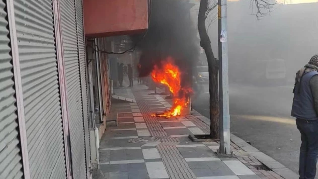 Siverek'te patlayan elektrik panosu korkuya neden oldu