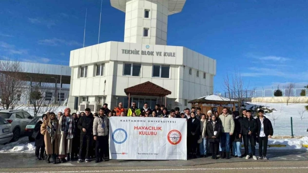 Sivil Havacılık Yüksekokulu öğrencilerine havalimanında teorik eğitim