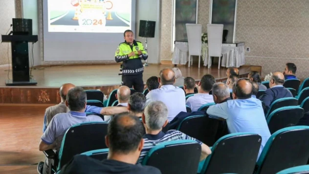 Şoförlere trafik eğitimi verildi