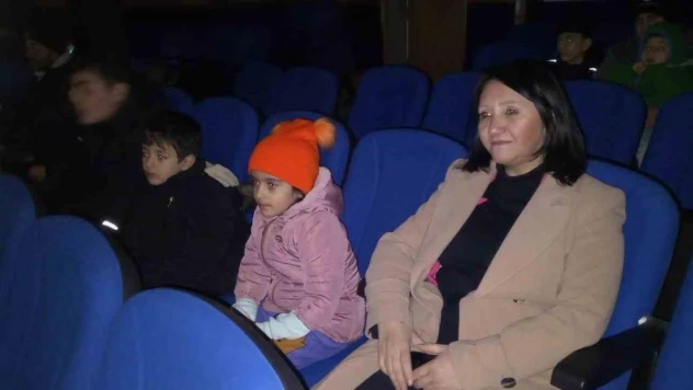 Sömestr tatilinde öğrencilerin sinema keyfi