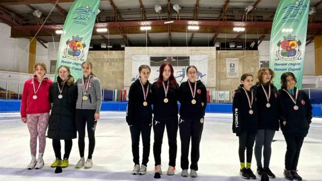 Sporcularımız kısa kulvarda madalyaları topladı