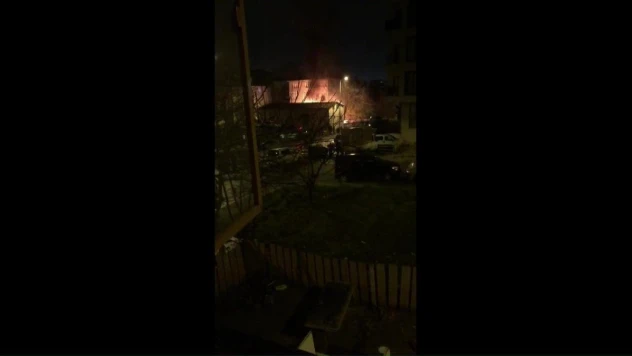 Sultanbeyli'de Kur'an kursunun çatısı alev alev yandı