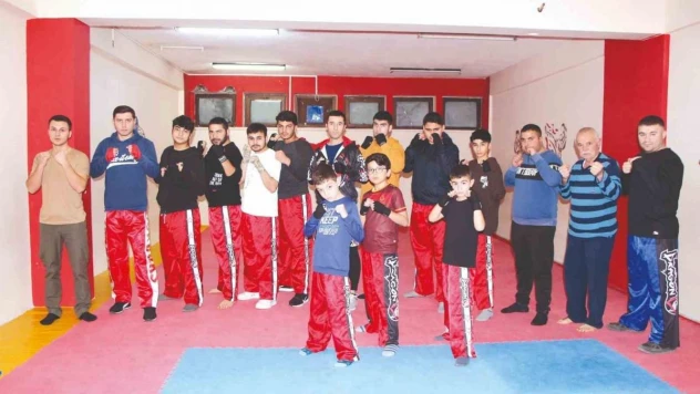 Sungurlu'da kick boks antrenmanları yeniden başladı