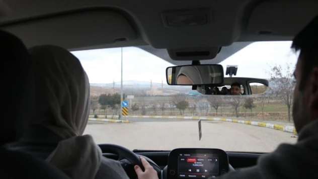 Sürücü kursu eğitmeninden güneş görmeyen noktalarda gizli buzlanma uyarısı