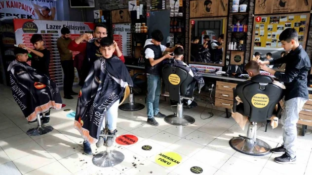 Takdir ve teşekkür belgesi alan öğrencilere 3 gün ücretsiz tıraş