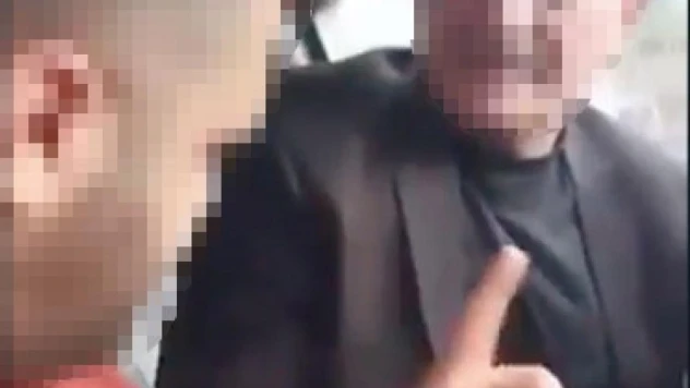 Taksici, korsan taksiciyi uygulama üzerinden çağırıp tehdit etti, kamera kaydı aldı